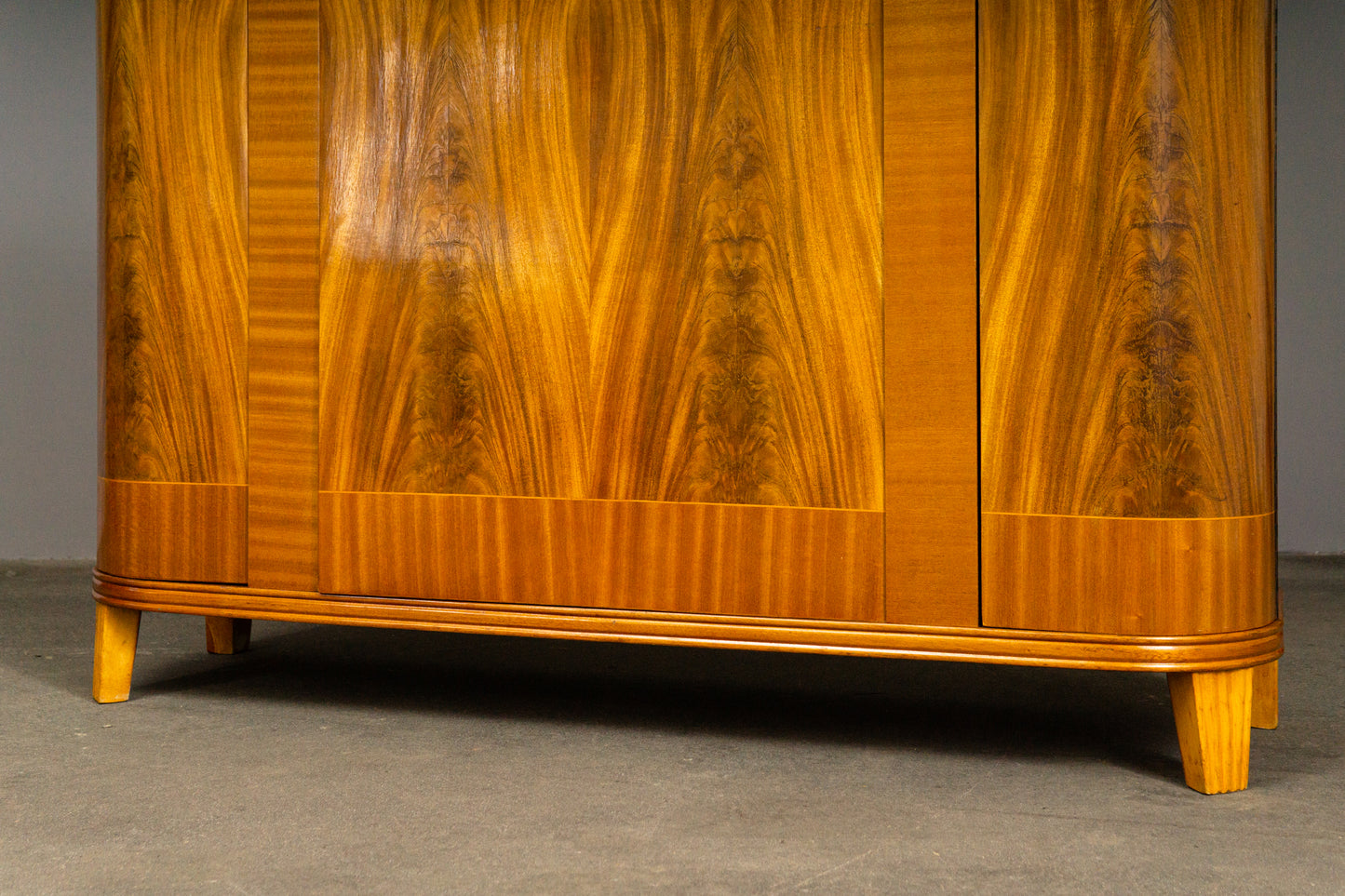 Schönes Art Déco Sideboard