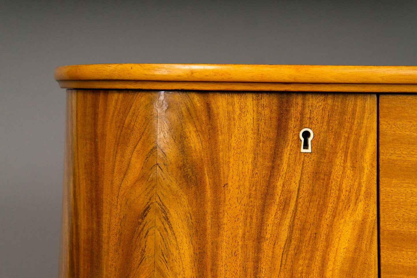 Schönes Art Déco Sideboard