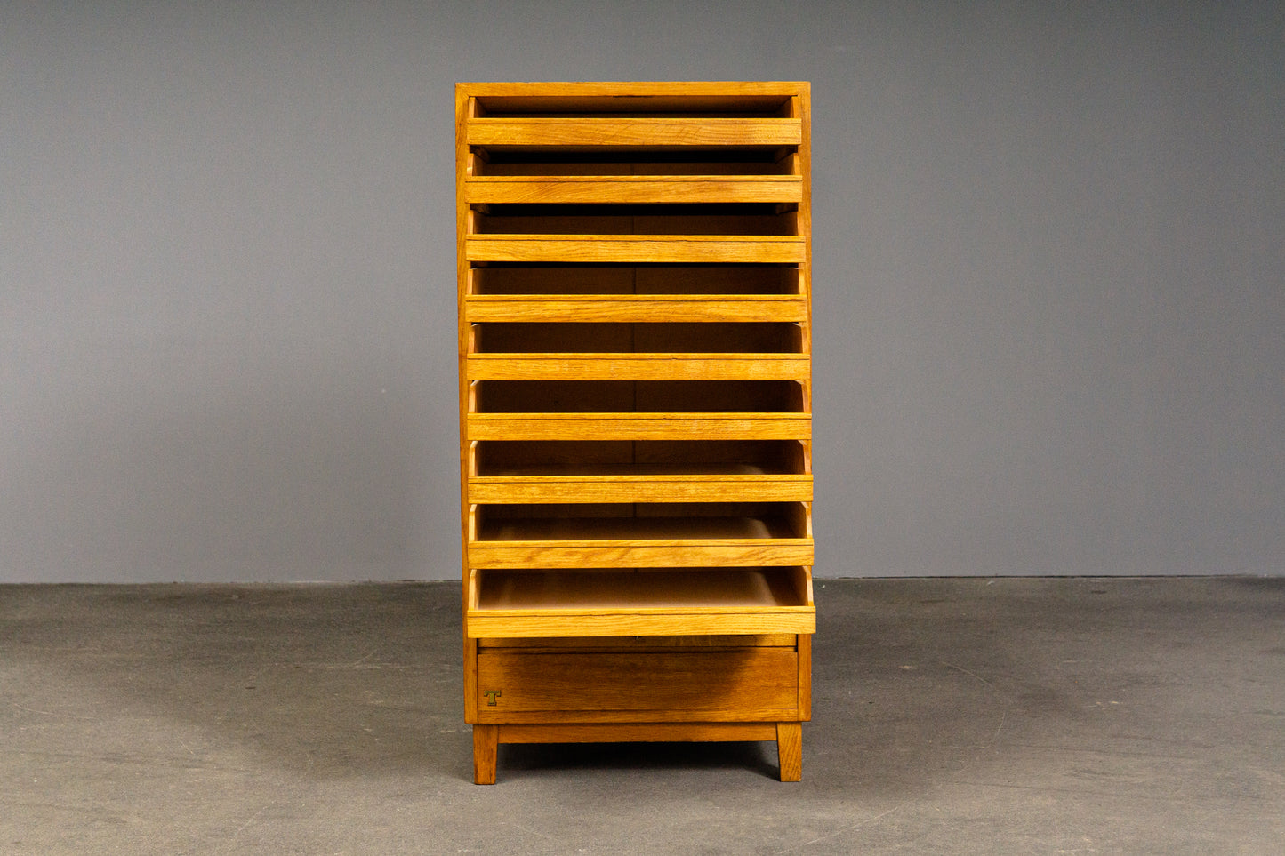 Praktischer Mid-Century Rollladenschrank