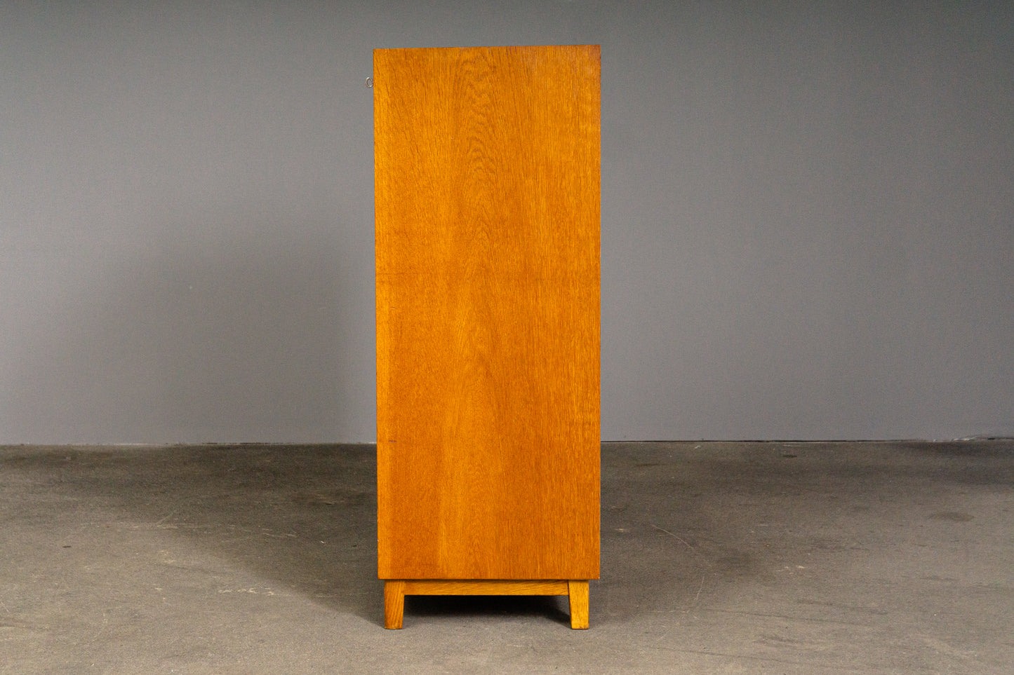Praktischer Mid-Century Rollladenschrank