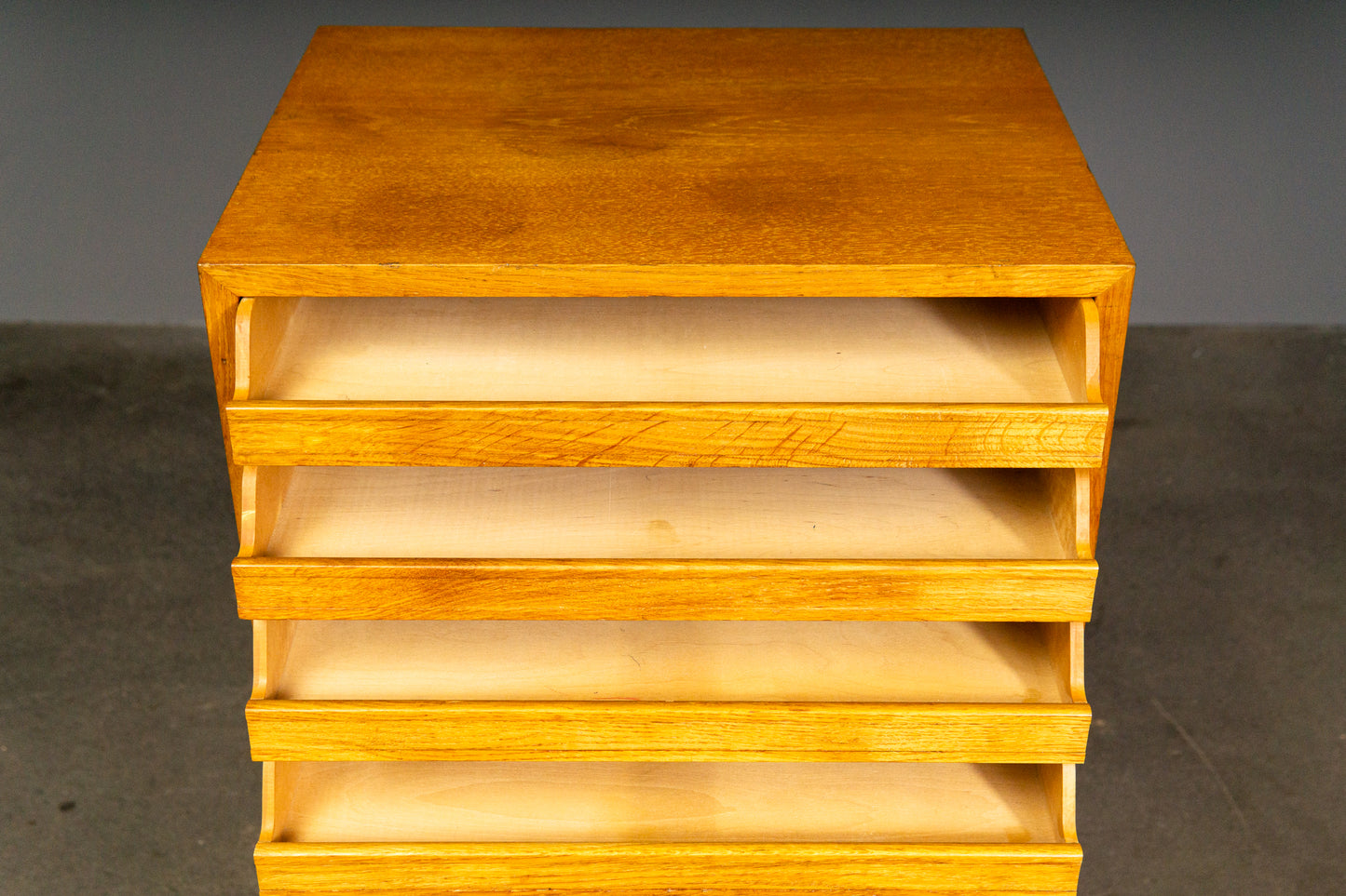 Praktischer Mid-Century Rollladenschrank