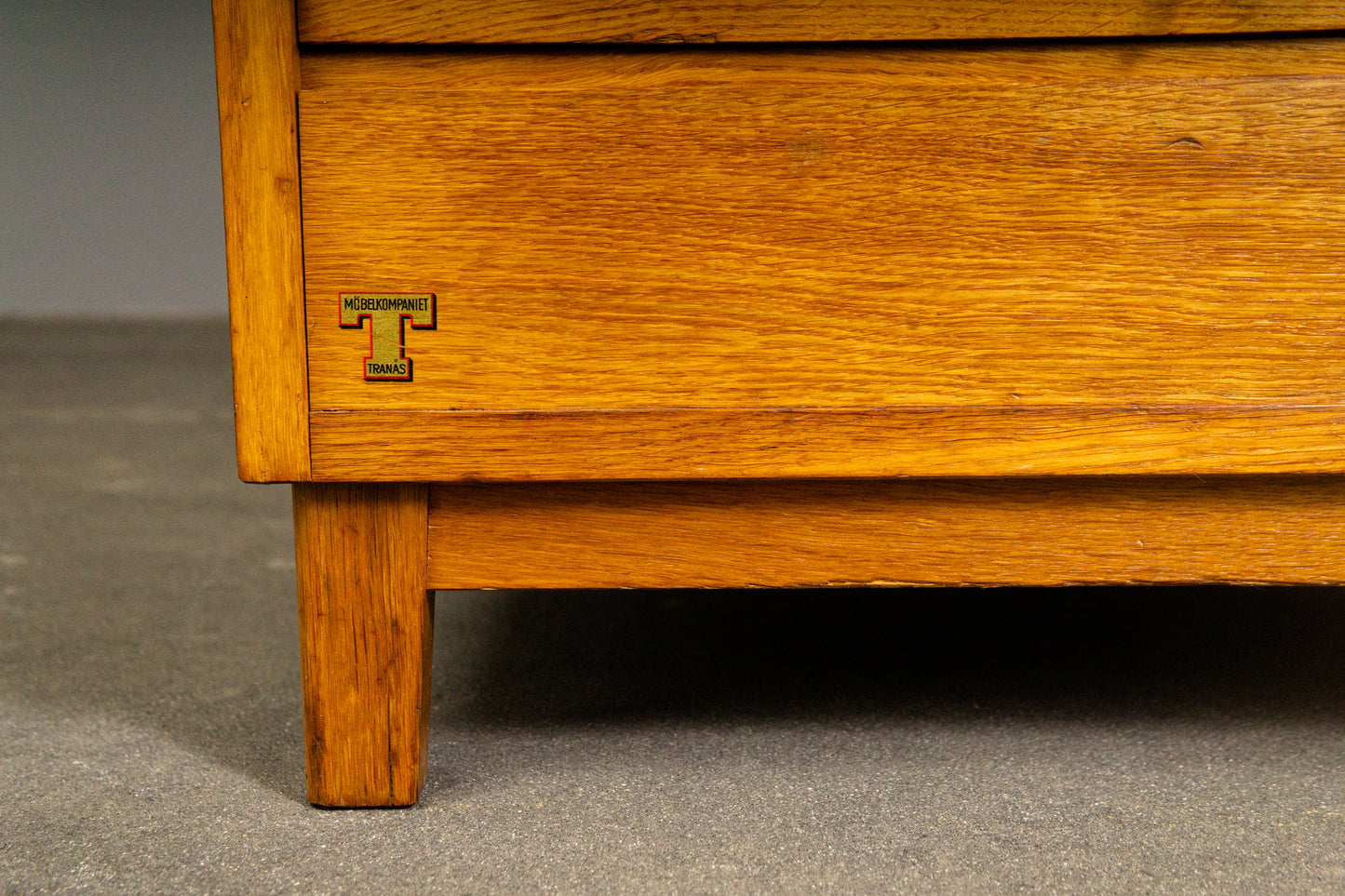 Praktischer Mid-Century Rollladenschrank