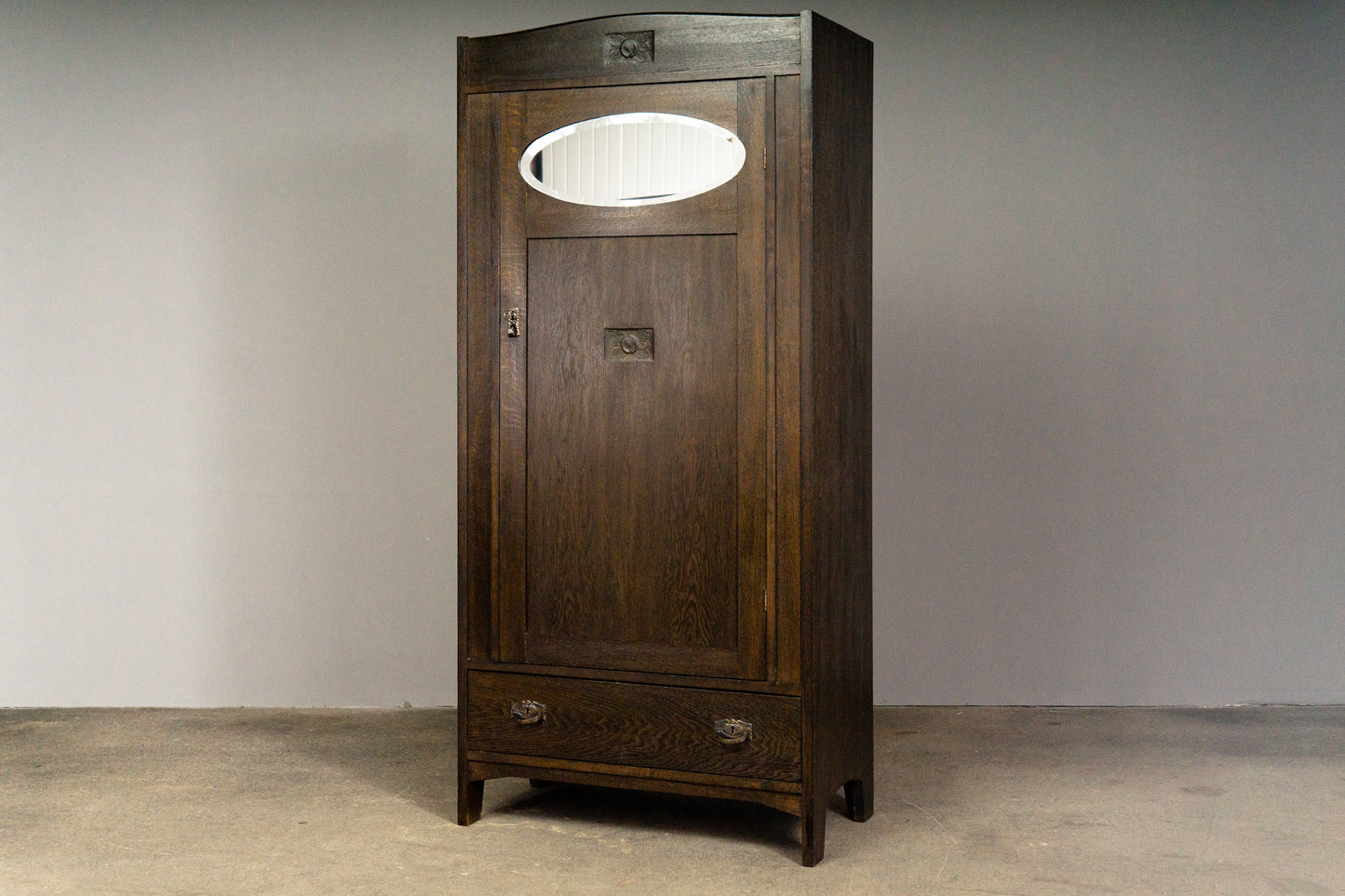 Schöner Jugendstil Schrank