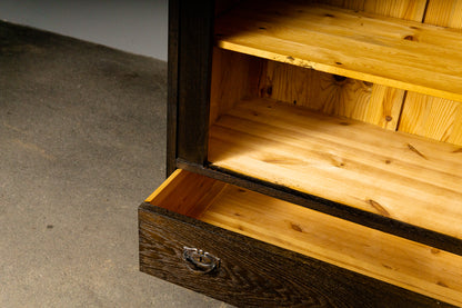 Schöner Jugendstil Schrank