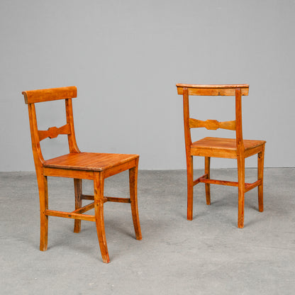 Schlichtes Paar Biedermeier Stühle