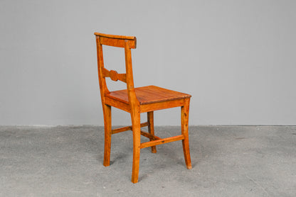 Schlichtes Paar Biedermeier Stühle