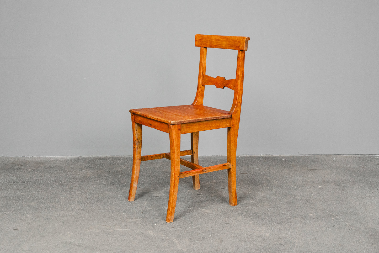 Schlichtes Paar Biedermeier Stühle
