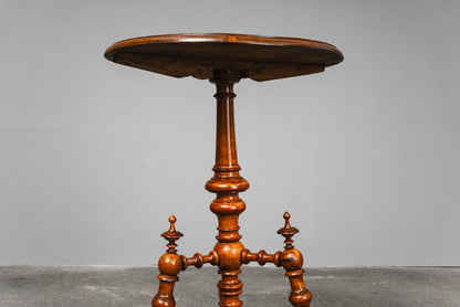 Eleganter Beistelltisch