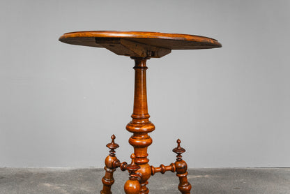 Eleganter Beistelltisch