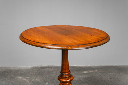 Eleganter Beistelltisch