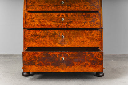 Wunderschönes Dänisches Chiffonier