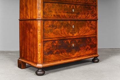 Wunderschönes Dänisches Chiffonier