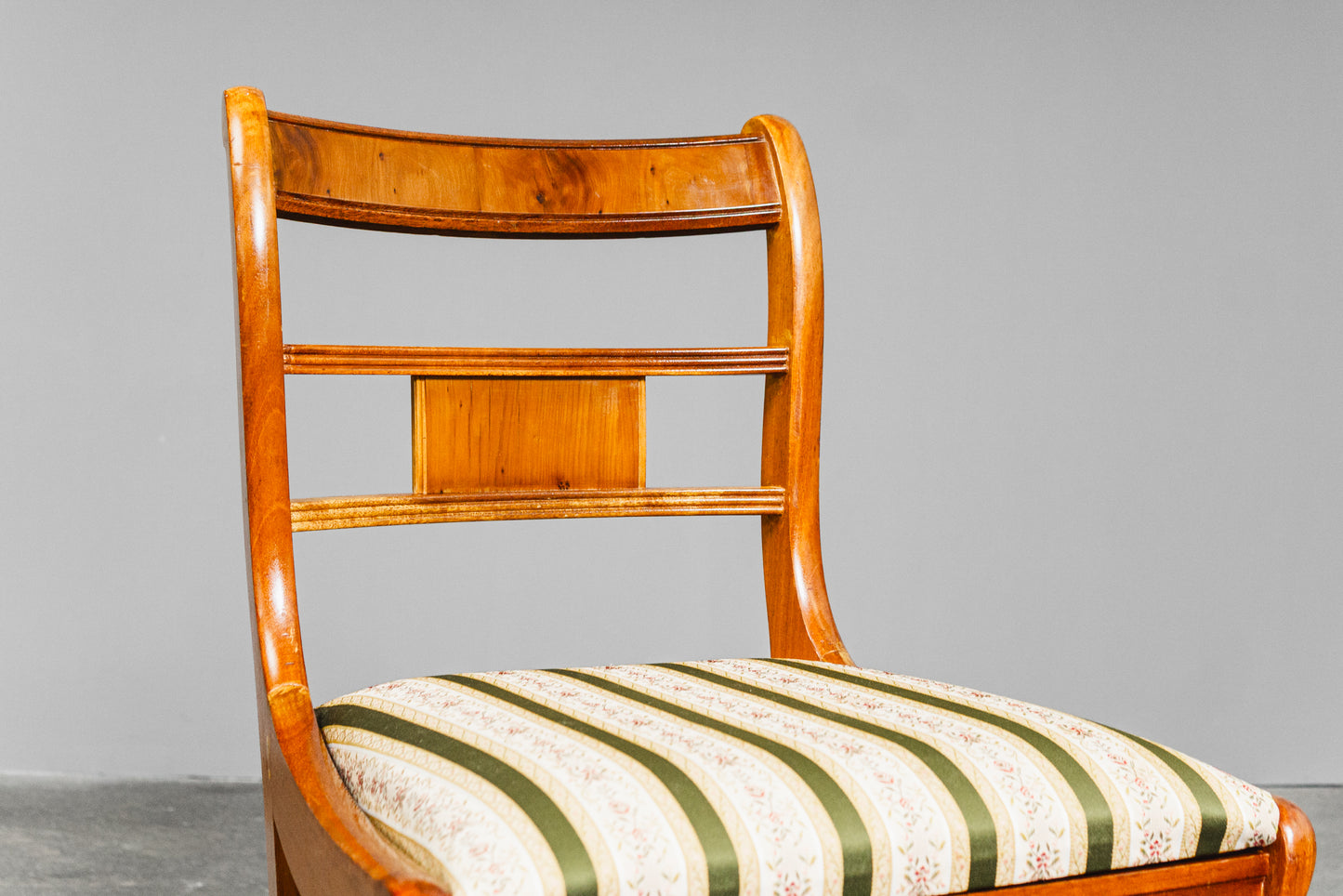 Elegantes 4er Set Stühle im Englischen Stil