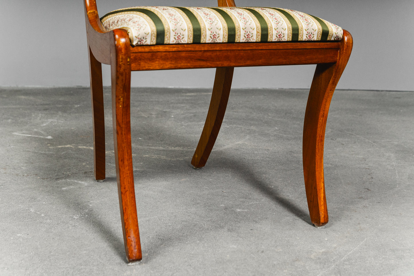 Elegantes 4er Set Stühle im Englischen Stil