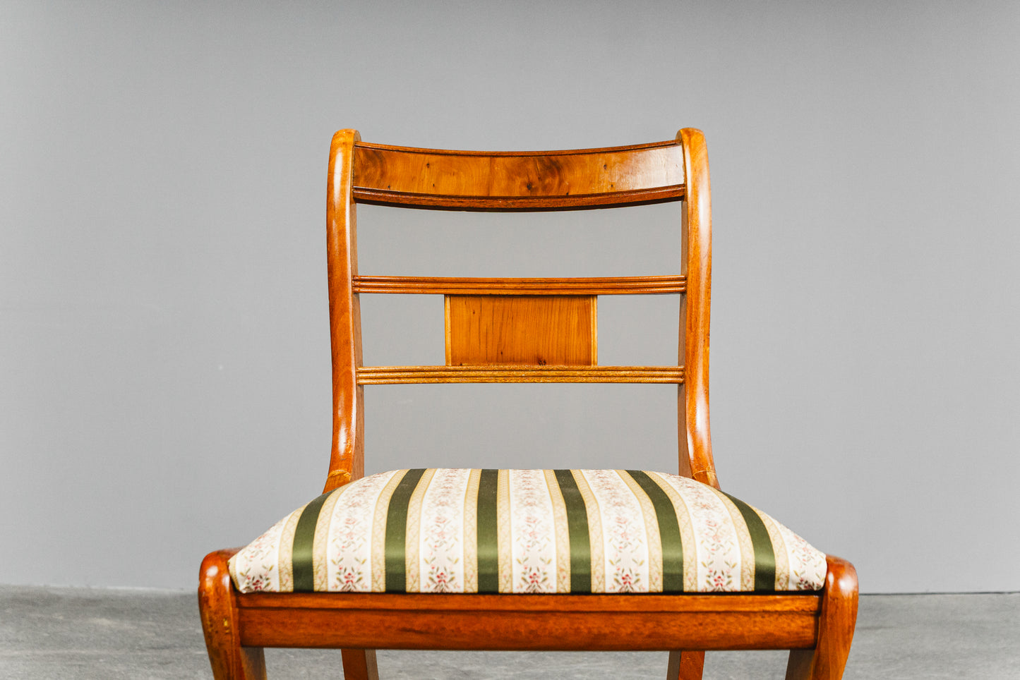 Elegantes 4er Set Stühle im Englischen Stil