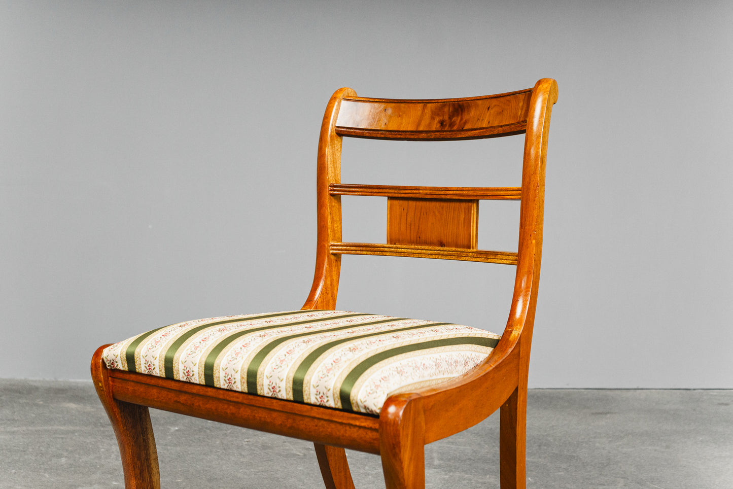 Elegantes 4er Set Stühle im Englischen Stil