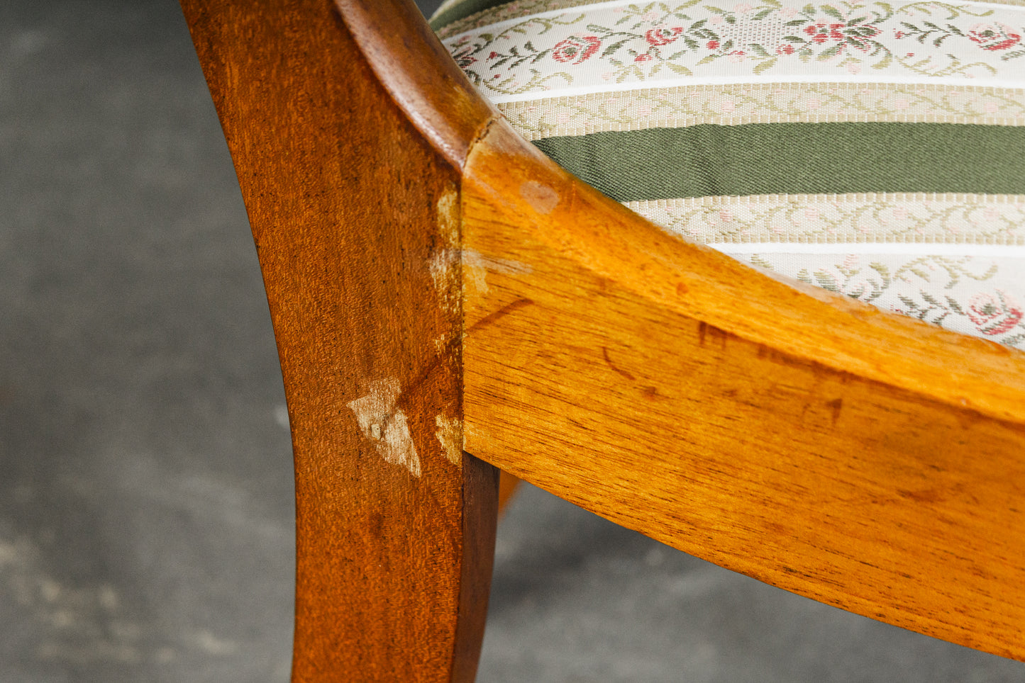 Elegantes 4er Set Stühle im Englischen Stil