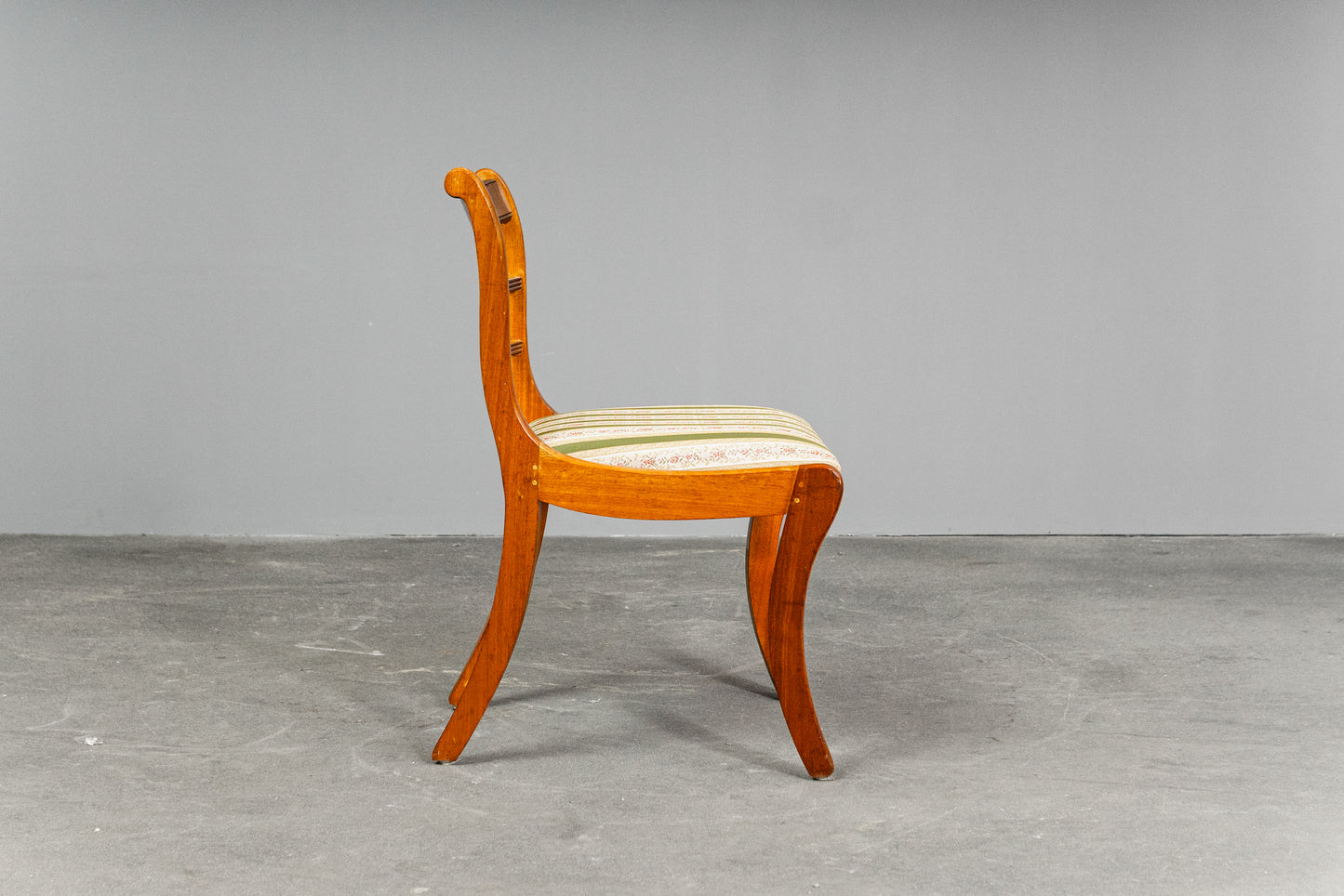 Elegantes 4er Set Stühle im Englischen Stil