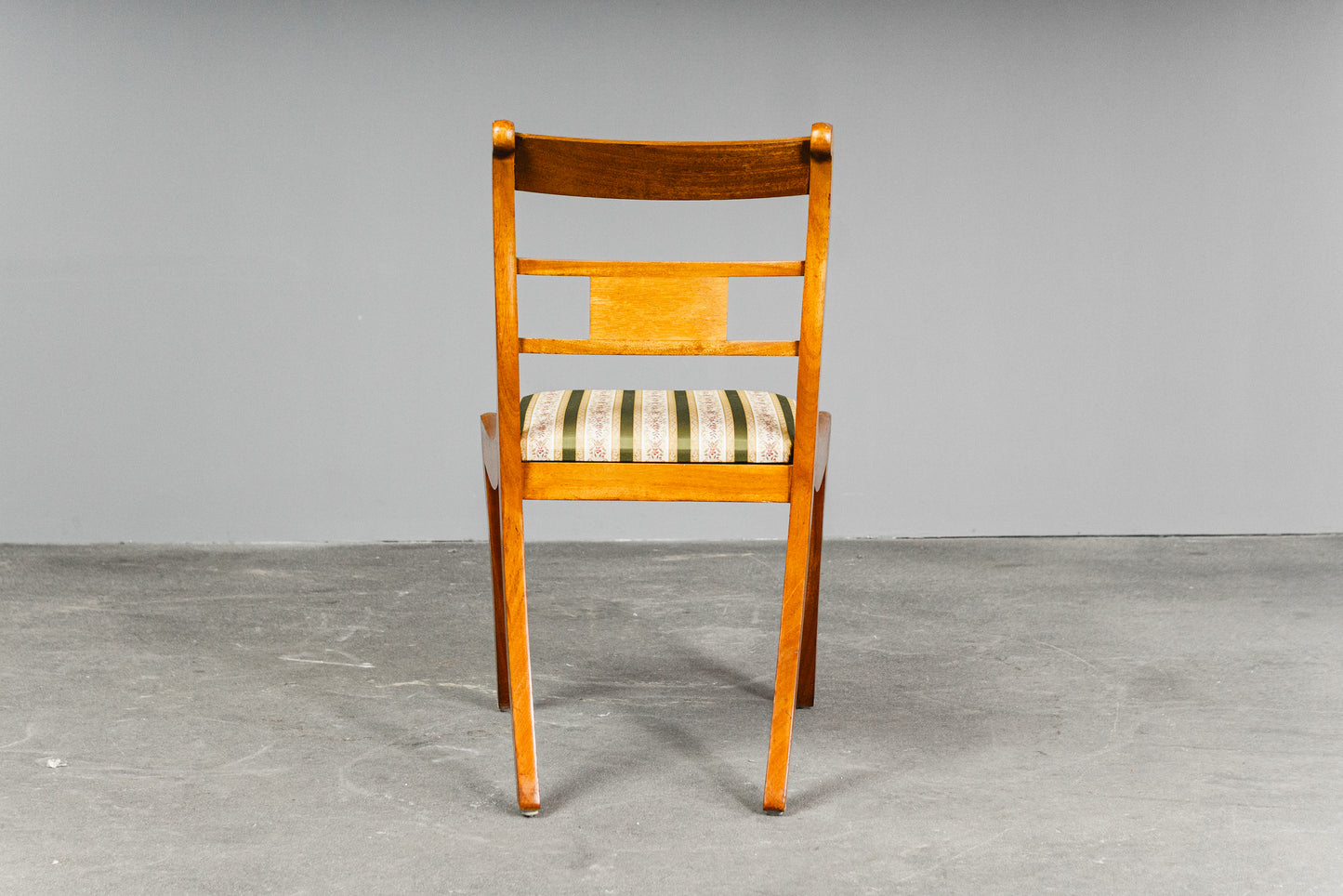 Elegantes 4er Set Stühle im Englischen Stil