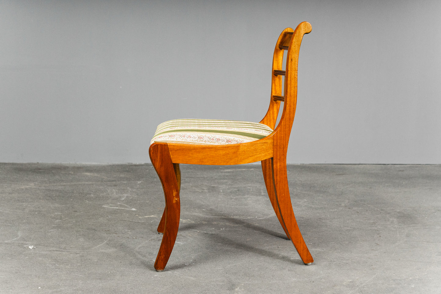 Elegantes 4er Set Stühle im Englischen Stil