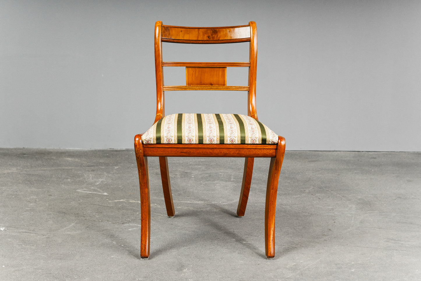 Elegantes 4er Set Stühle im Englischen Stil