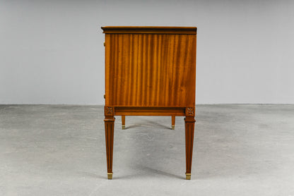 Elegantes Sideboard im Englischen Stil