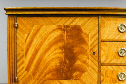 Elegantes Sideboard im Englischen Stil