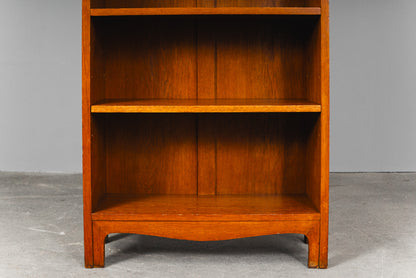 Elegantes Jugendstil Bücherregal