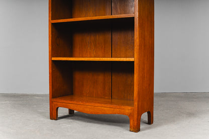 Elegantes Jugendstil Bücherregal
