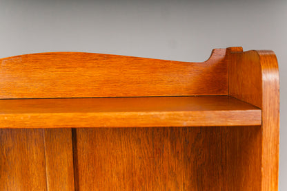 Elegantes Jugendstil Bücherregal