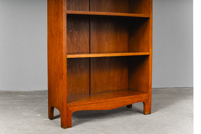 Elegantes Jugendstil Bücherregal