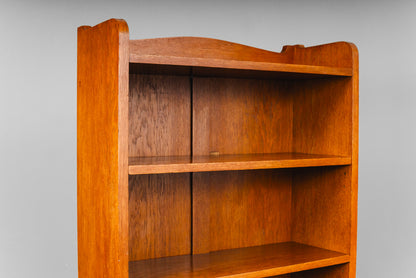 Elegantes Jugendstil Bücherregal
