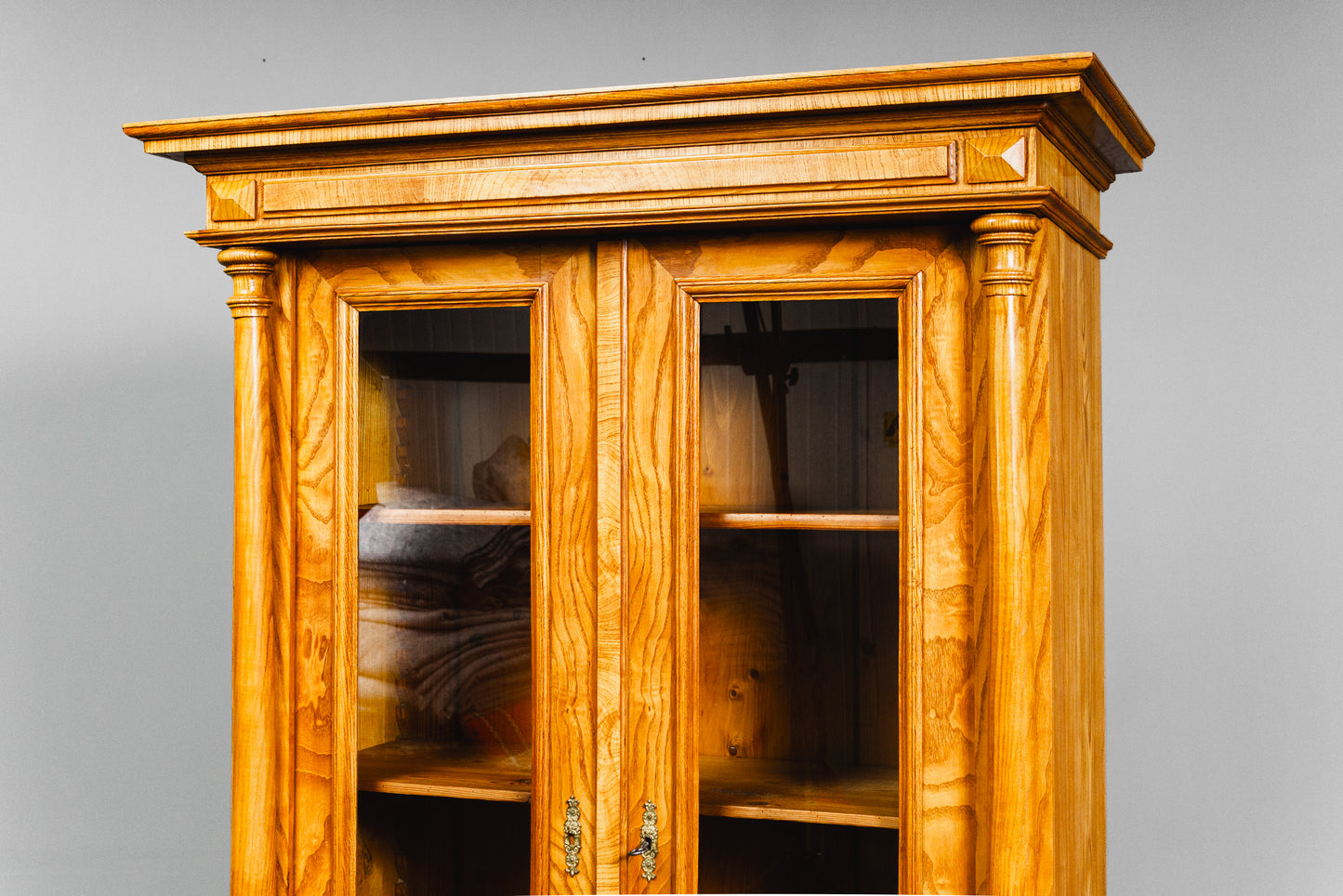 Eleganter Gründerzeit Bücherschrank