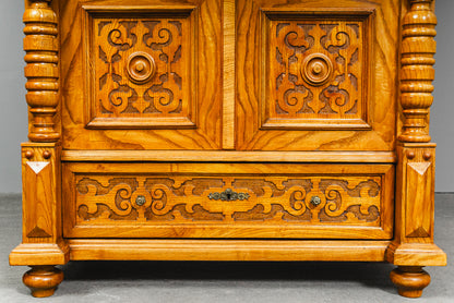 Eleganter Gründerzeit Bücherschrank