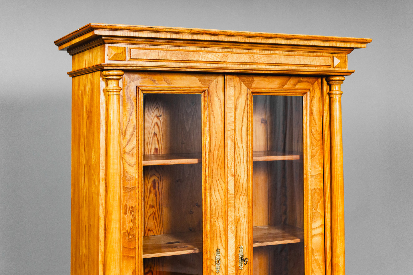 Eleganter Gründerzeit Bücherschrank