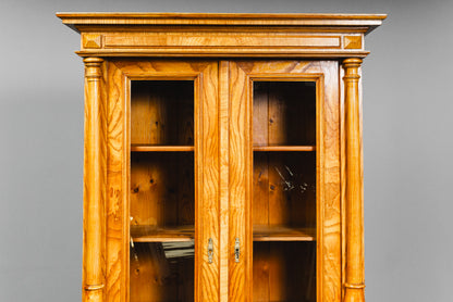 Eleganter Gründerzeit Bücherschrank