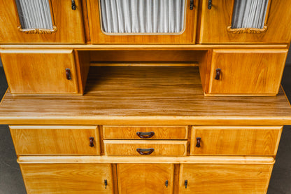 Praktisches Art Déco Küchenbuffet