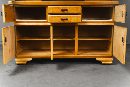 Praktisches Art Déco Küchenbuffet