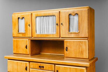 Praktisches Art Déco Küchenbuffet
