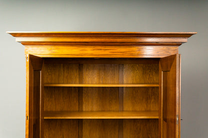 Imposanter Schrank im Barock Stil