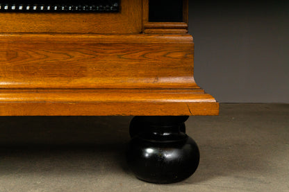 Imposanter Schrank im Barock Stil