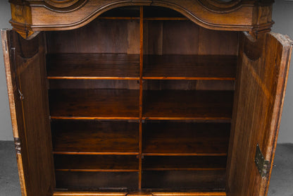 Beeindruckender Barockschrank
