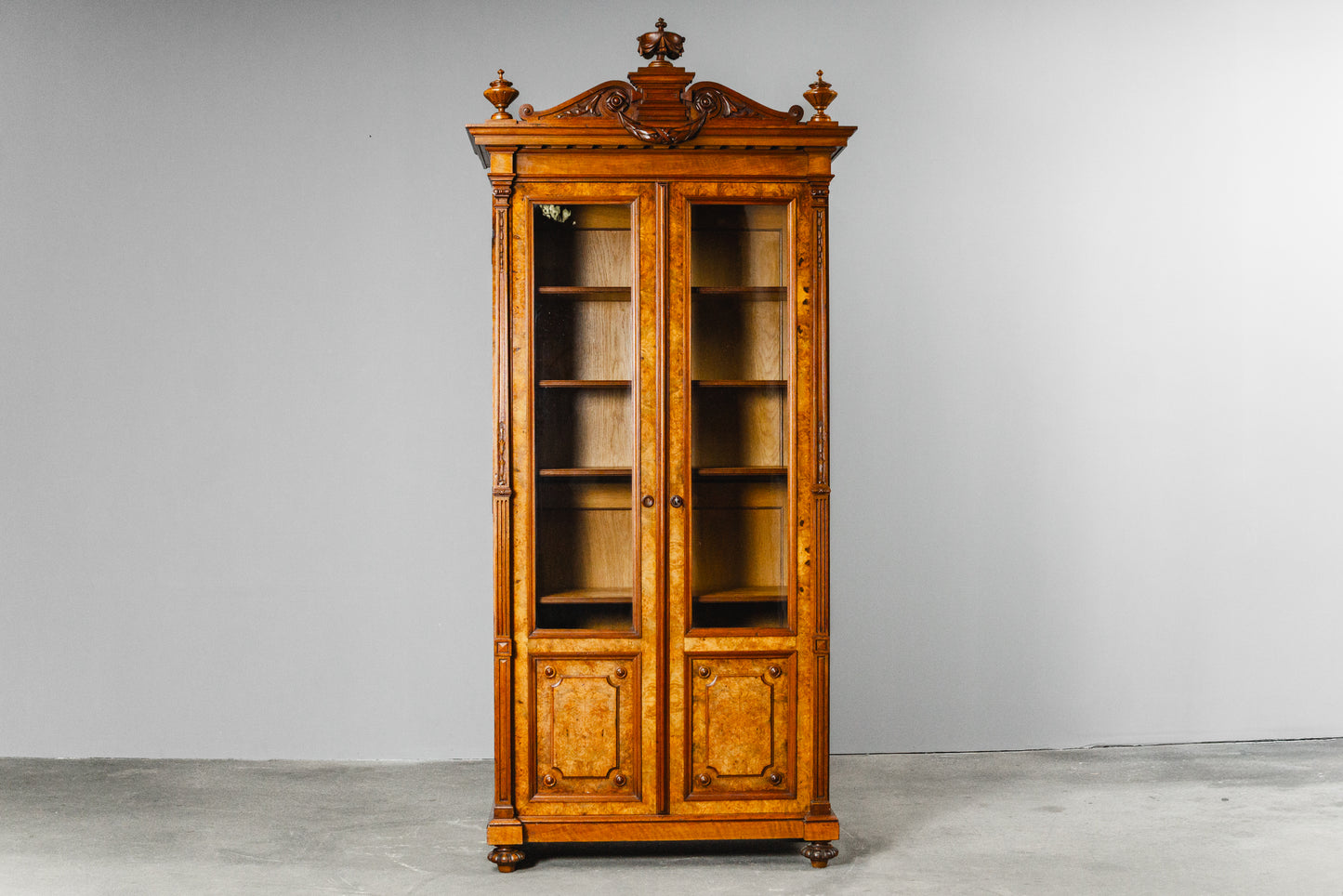 Wunderschöner Gründerzeit Bücherschrank