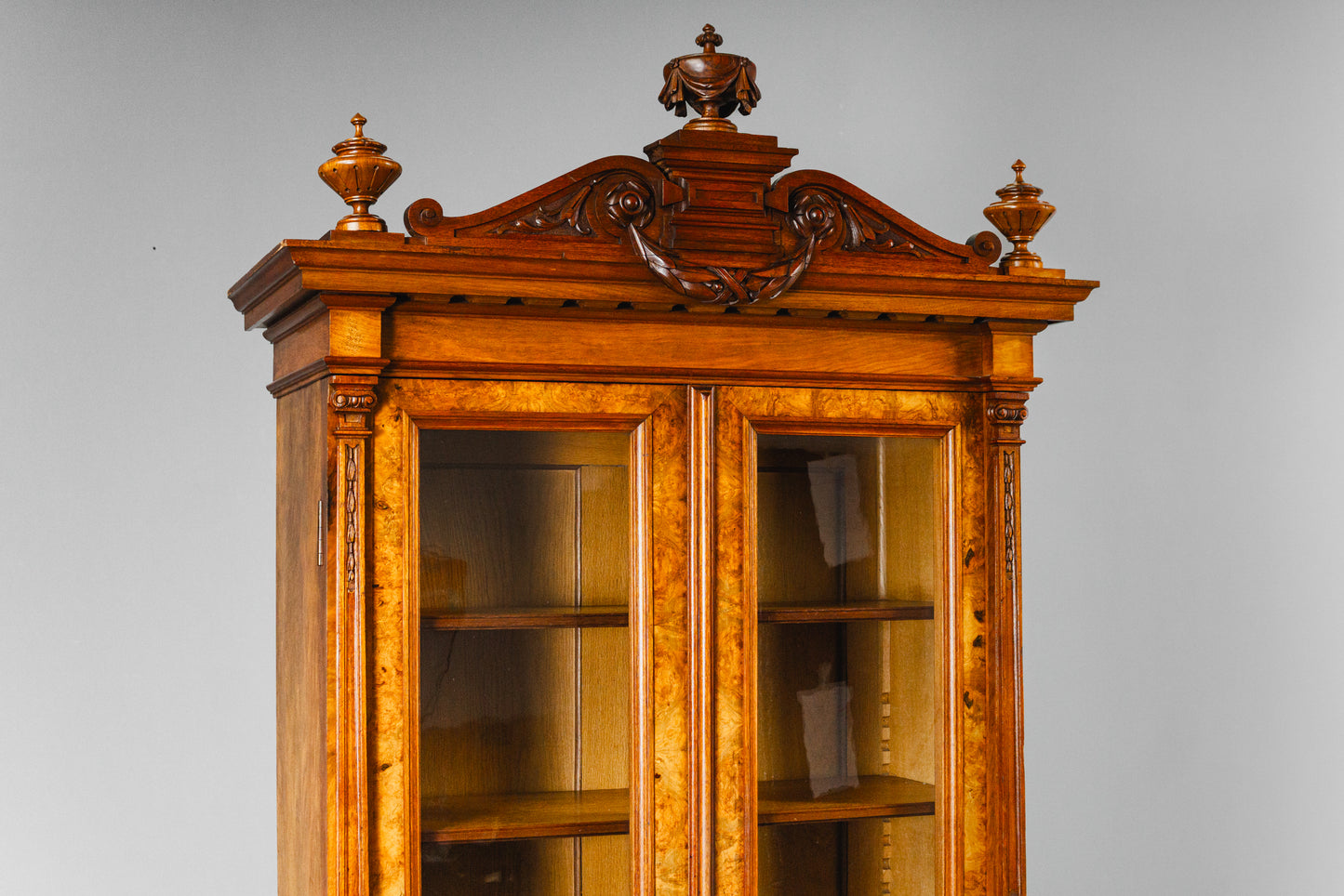 Wunderschöner Gründerzeit Bücherschrank