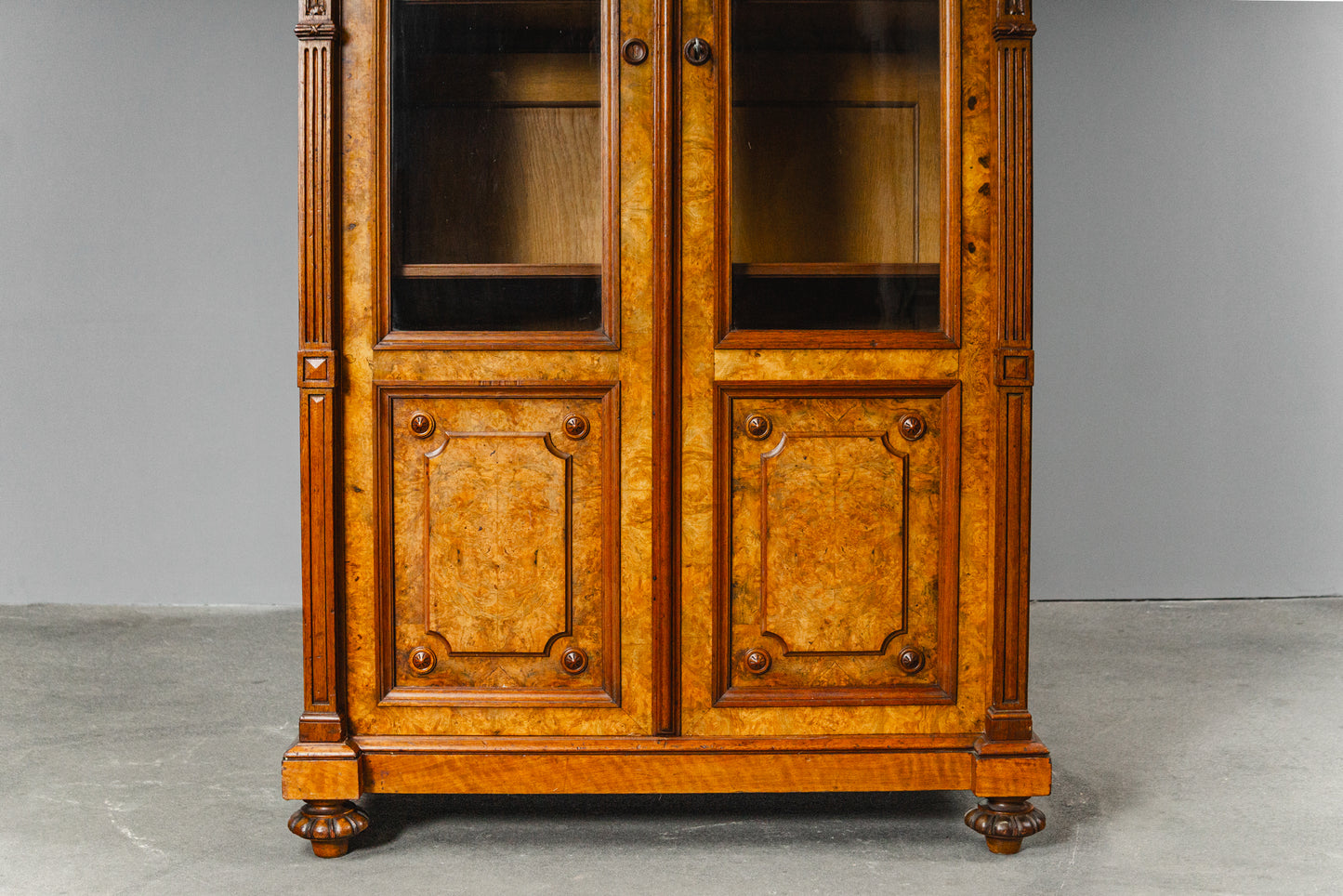 Wunderschöner Gründerzeit Bücherschrank