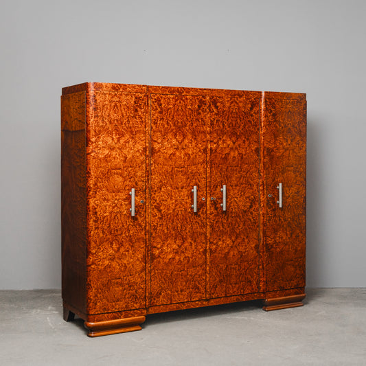 Außergewöhnlicher Art Déco Kleiderschrank