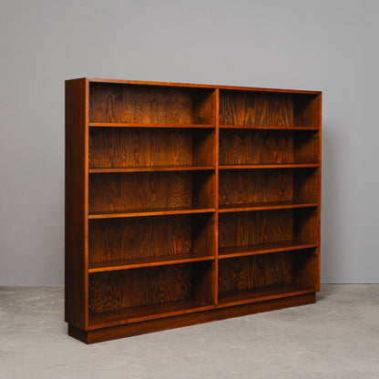 Schönes Vintage Bücherregal