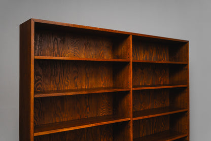 Schönes Vintage Bücherregal