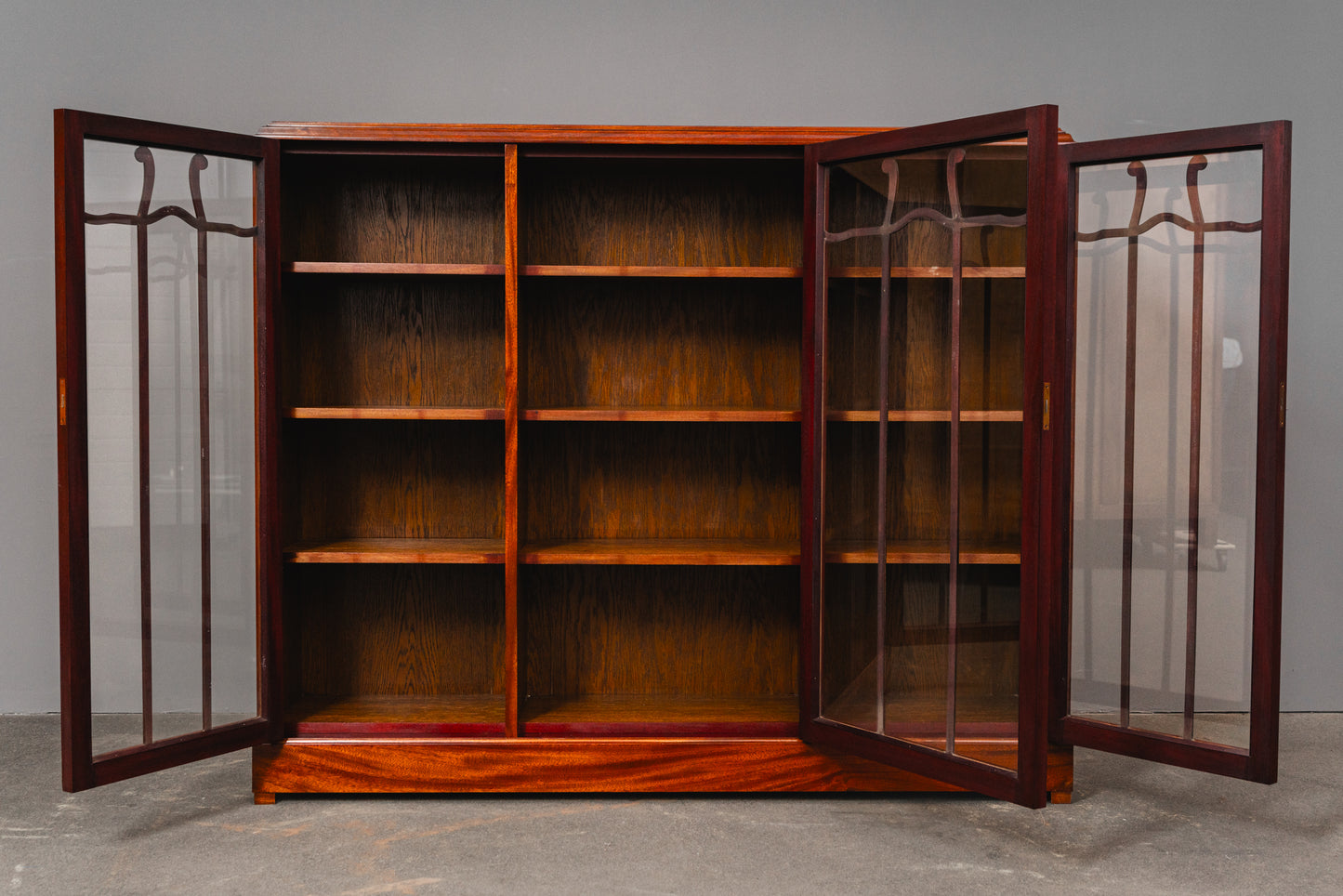 Eleganter Jugendstil Bücherschrank