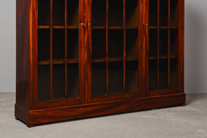 Eleganter Jugendstil Bücherschrank